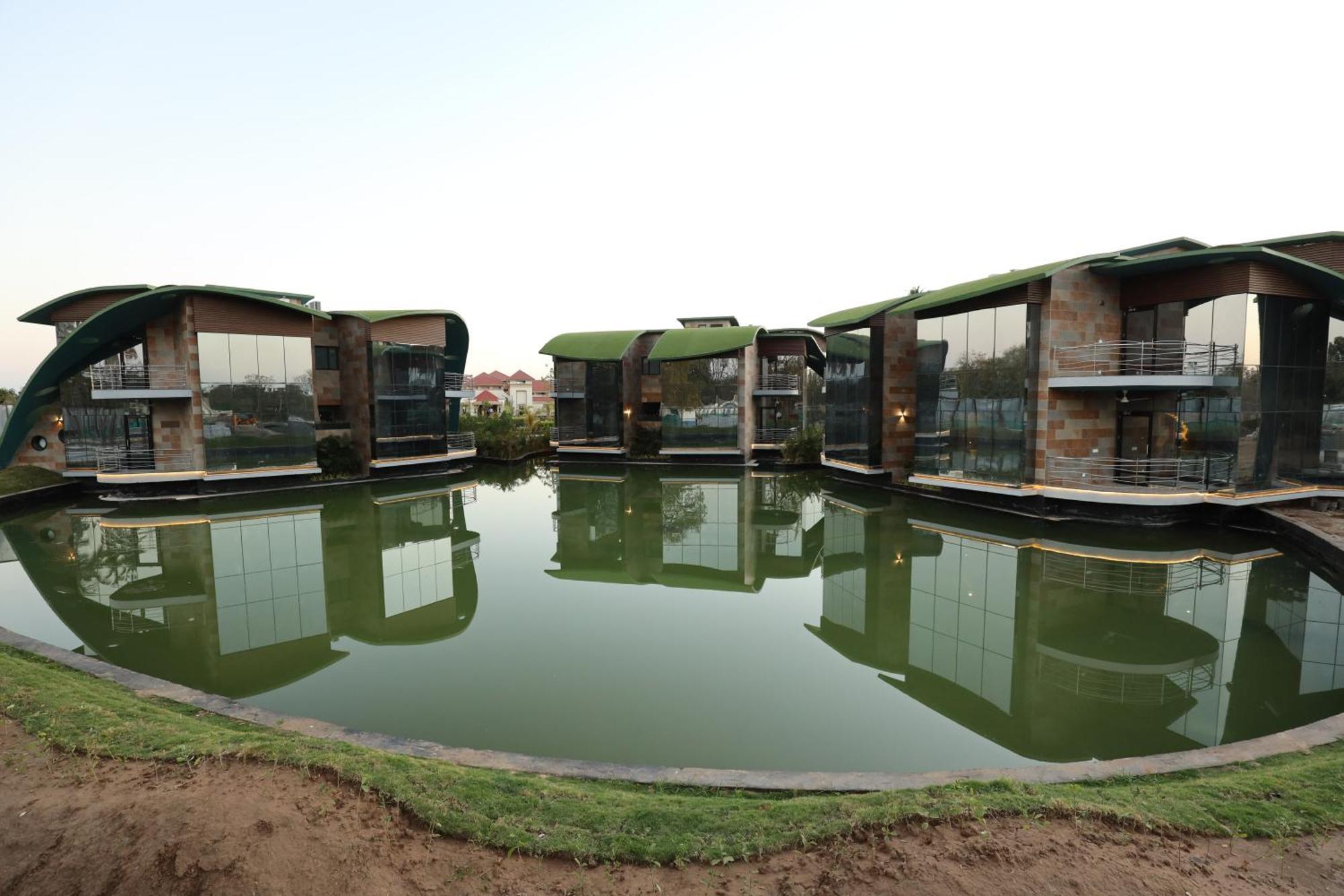 Neonz Resort & Club Ānand Esterno foto