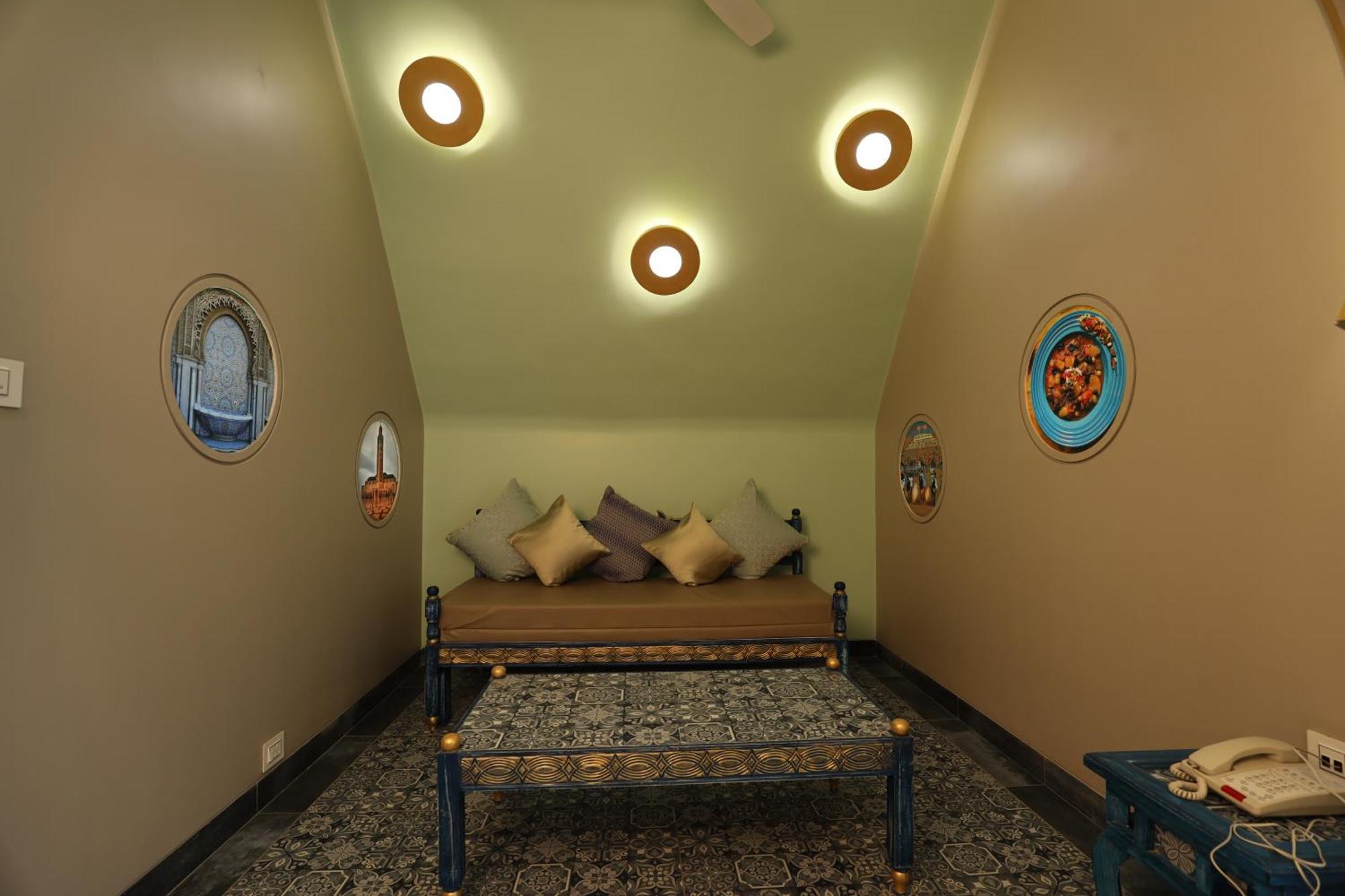 Neonz Resort & Club Ānand Esterno foto